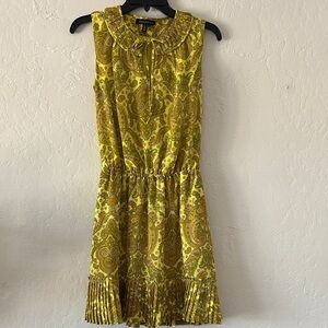 Banana Republic Sleeveless Paisley Print Dress – XS Petite, Ruffle Neck, Pleated